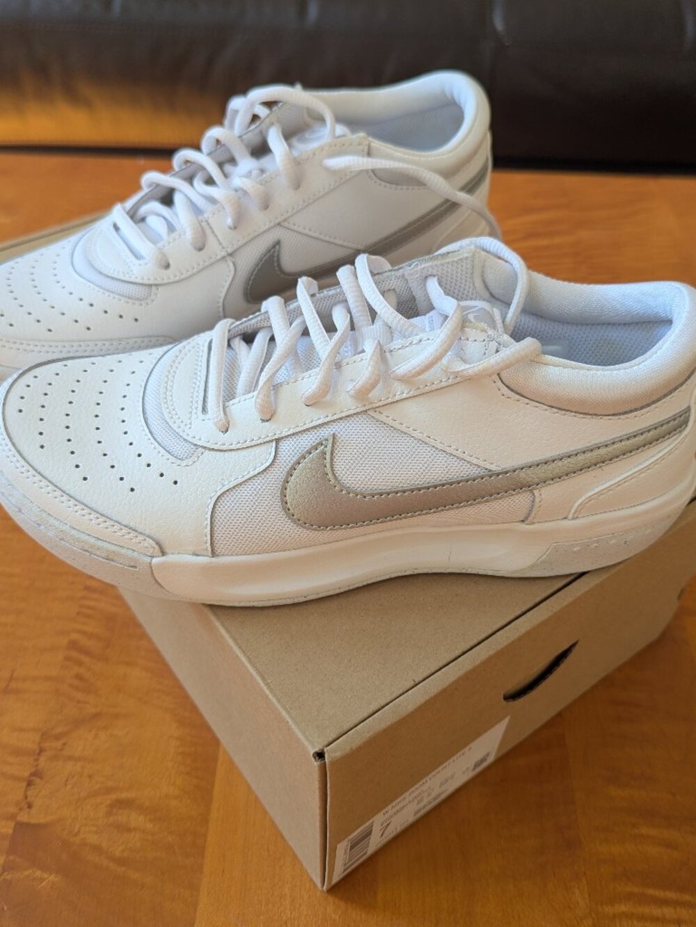 New in Box Nike Zoom Court Lite 3 RUNNING SHOES Women’s (size 7)